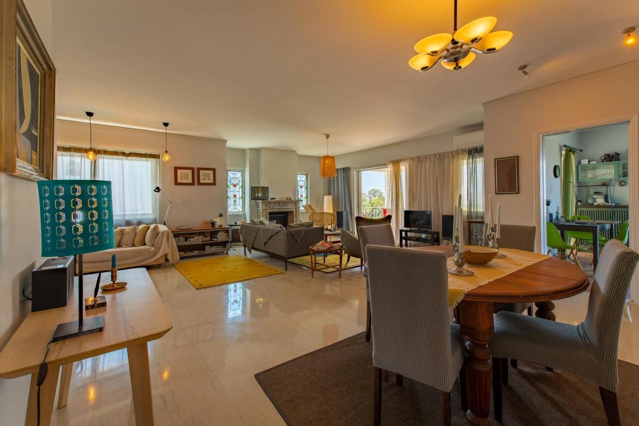 Spacious Apartment In Kavouri Athén Kültér fotó