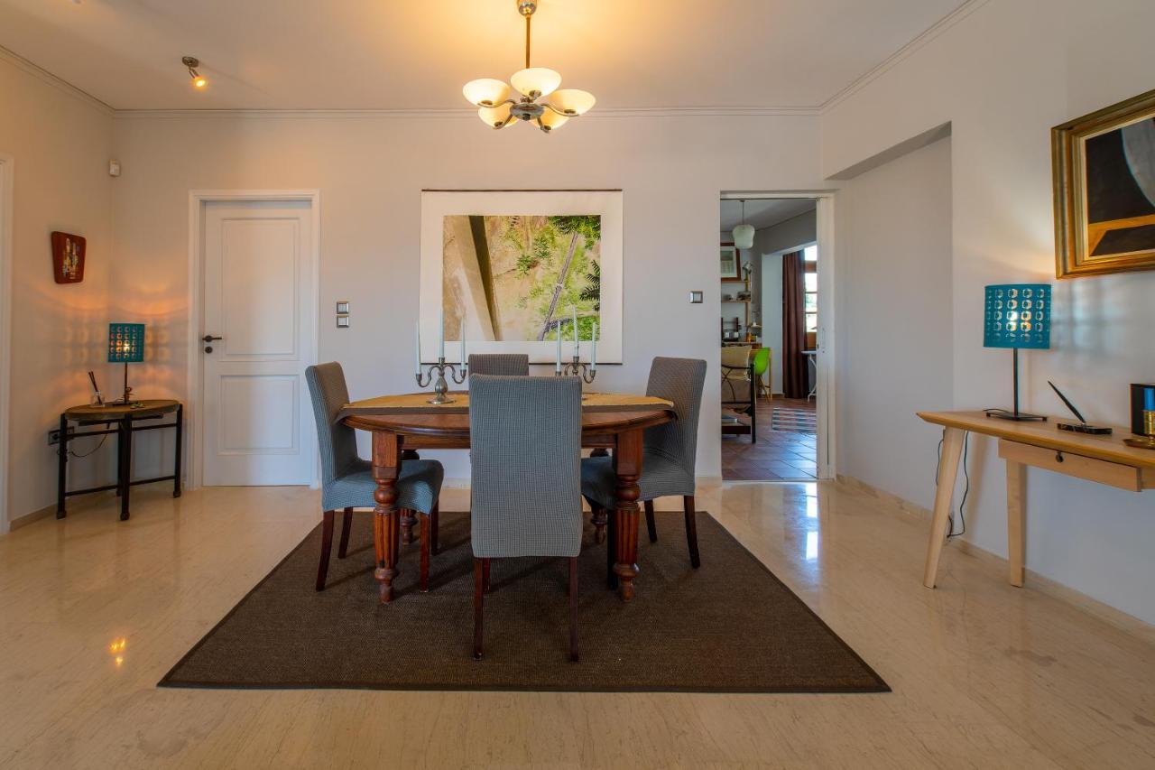 Spacious Apartment In Kavouri Athén Kültér fotó