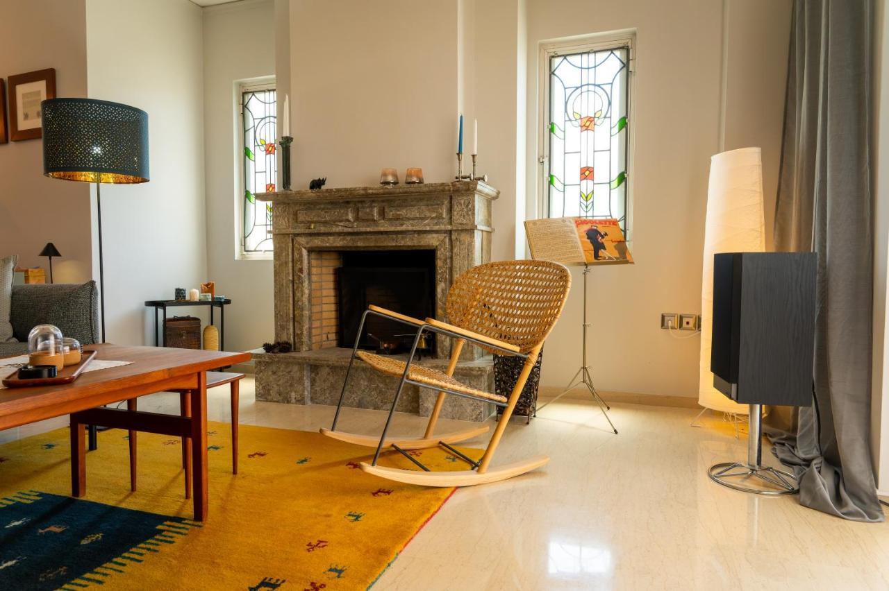 Spacious Apartment In Kavouri Athén Kültér fotó