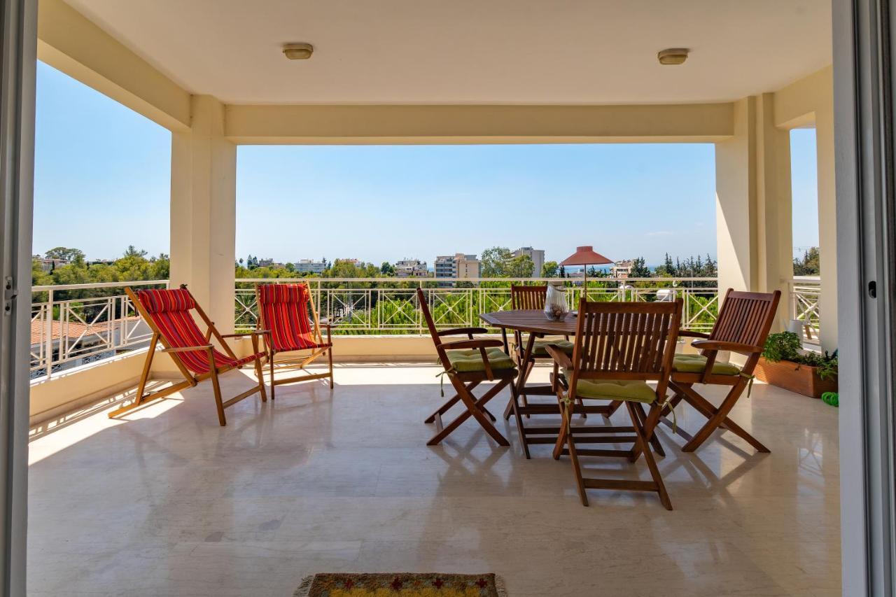 Spacious Apartment In Kavouri Athén Kültér fotó