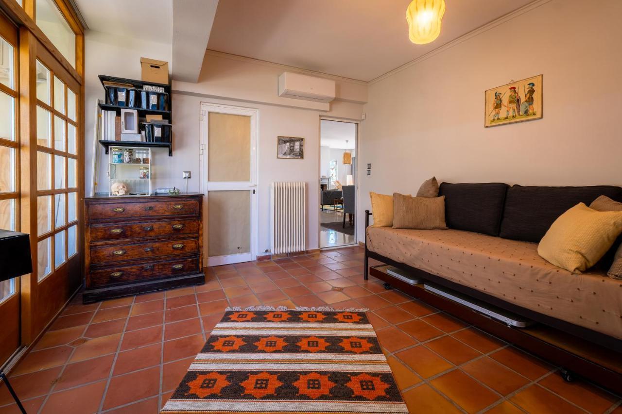 Spacious Apartment In Kavouri Athén Kültér fotó